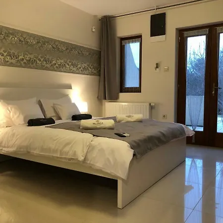 Mandula Apartman Cegléd Extérieur photo