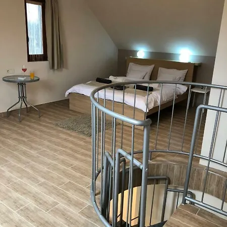 Mandula Apartman Cegléd Extérieur photo