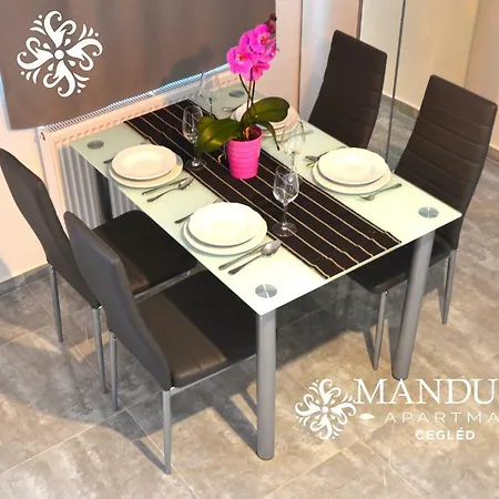 Mandula Apartman Cegléd Extérieur photo