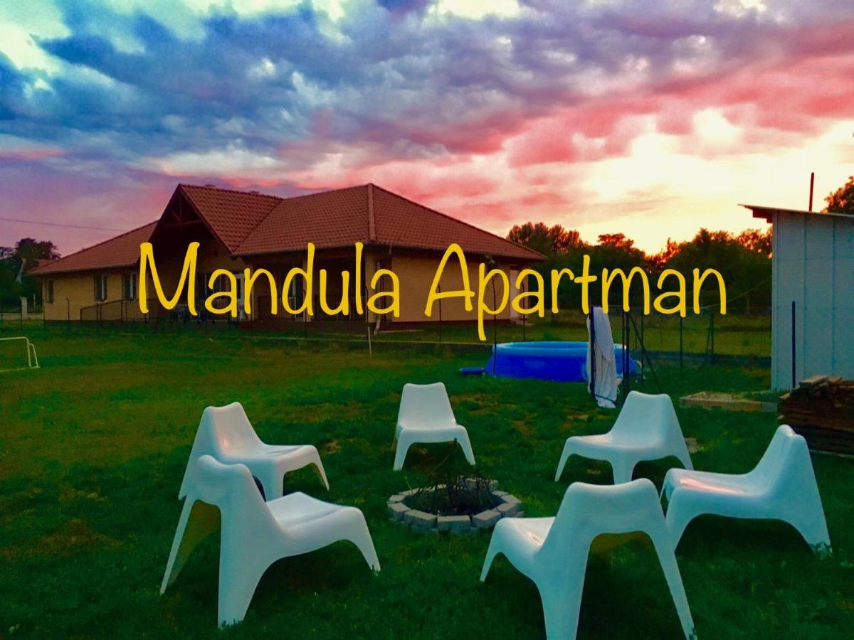 Mandula * Cegléd